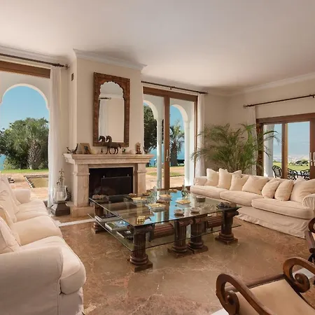 Cubo's Mountain Bayview Luxury Villa Malaga