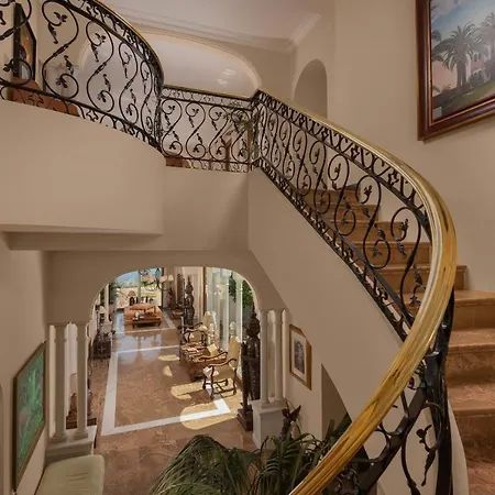 Cubo's Mountain Bayview Luxury Villa Malaga