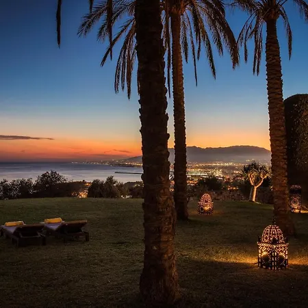 Villa Cubo's Mountain Bayview Luxury Malaga