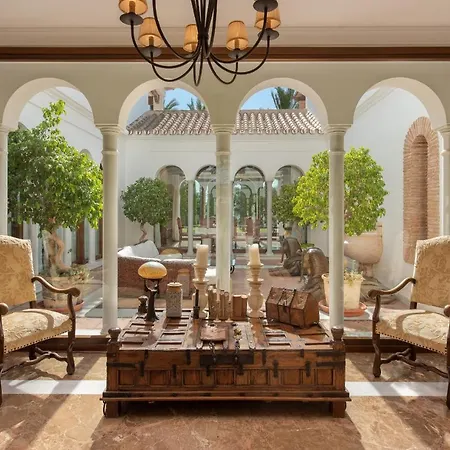 Villa Cubo's Mountain Bayview Luxury *