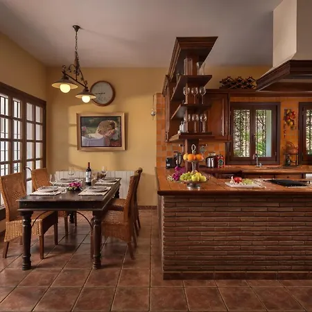Cubo's Mountain Bayview Luxury