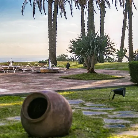 Villa Cubo's Mountain Bayview Luxury *