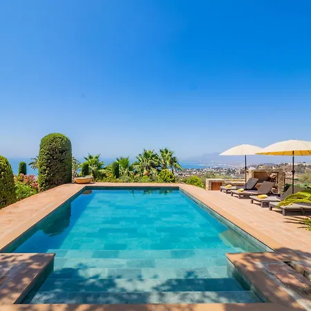 Cubo's Mountain Bayview Luxury