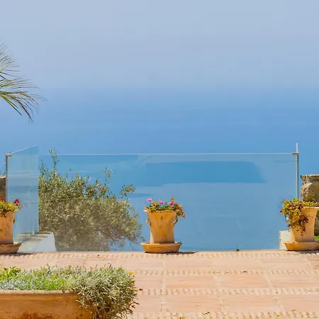 Cubo's Mountain Bayview Luxury