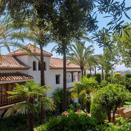Villa Cubo's Mountain Bayview Luxury