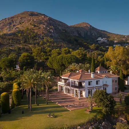 Cubo's Mountain Bayview Luxury Villa *