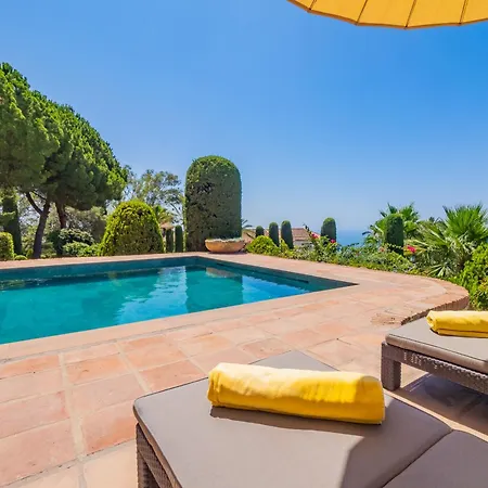Villa Cubo's Mountain Bayview Luxury