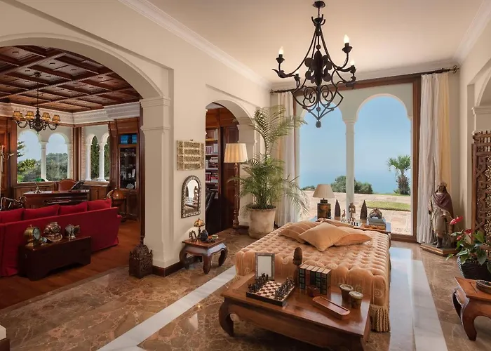 Villa Cubo's Mountain Bayview Luxury *