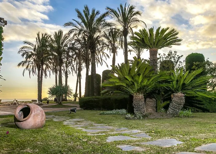 Villa Cubo's Mountain Bayview Luxury Málaga